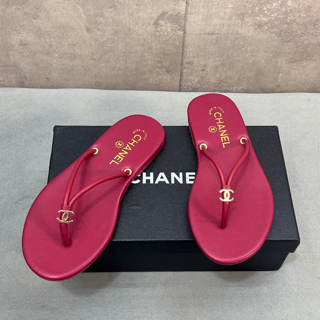CHANEL 26S FLIP FLOPS IN RED CALFSKIN CC LOGO