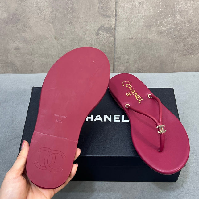 CHANEL 26S FLIP FLOPS IN RED CALFSKIN CC LOGO