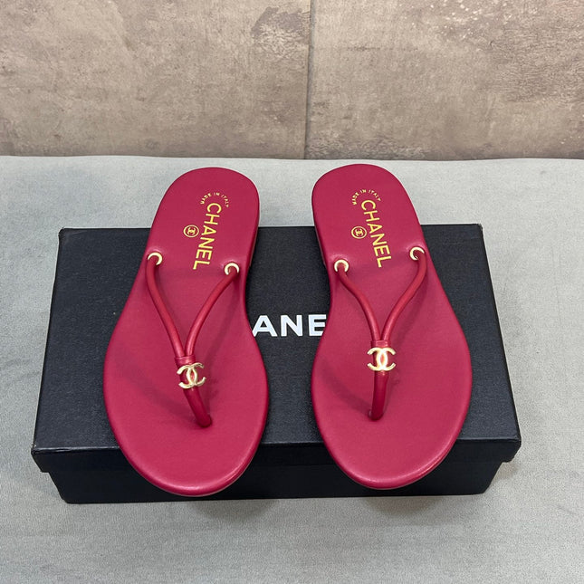 CHANEL 26S FLIP FLOPS IN RED CALFSKIN CC LOGO
