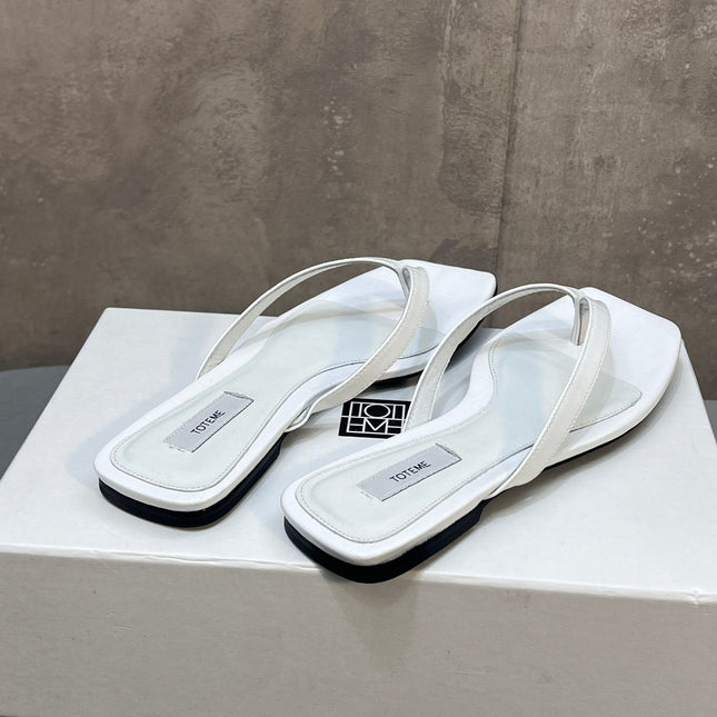 THE ROW 26S SQUARE TOE THONG SANDALS IN WHITE CROCODILE EMBOSSED CALFSKIN