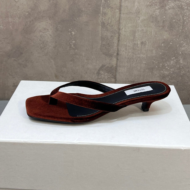THE ROW 26S SQUARE TOE THONG KITTEN HEEL SANDALS 45MM IN RUST BROWN VELVET