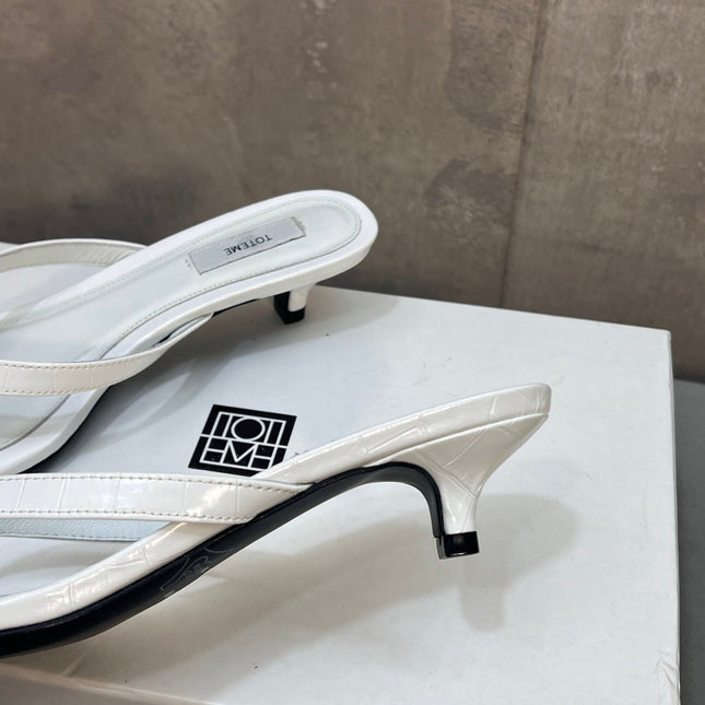 THE ROW 26S SQUARE TOE THONG KITTEN HEEL SANDALS 45MM IN WHITE CROCODILE EMBOSSED CALFSKIN