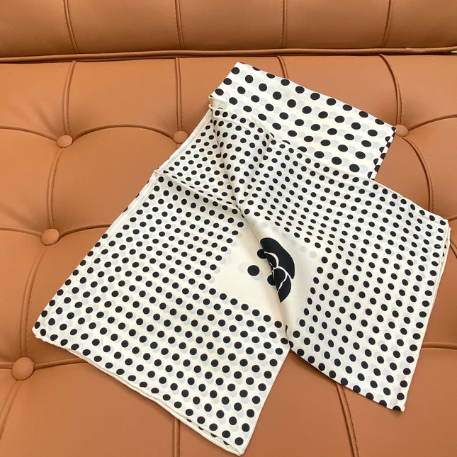 CHANEL 25S SCARF 90 IN SILK 703691