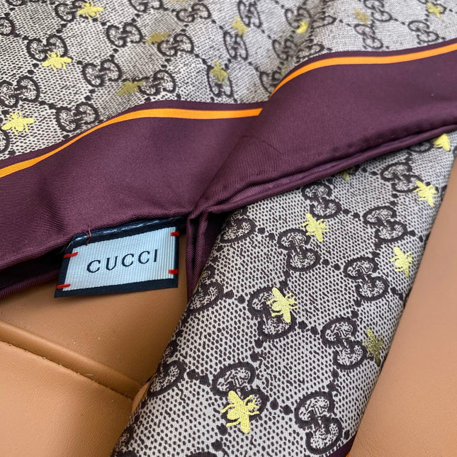 GUCCI 25S SCARF 90 IN SILK 709691