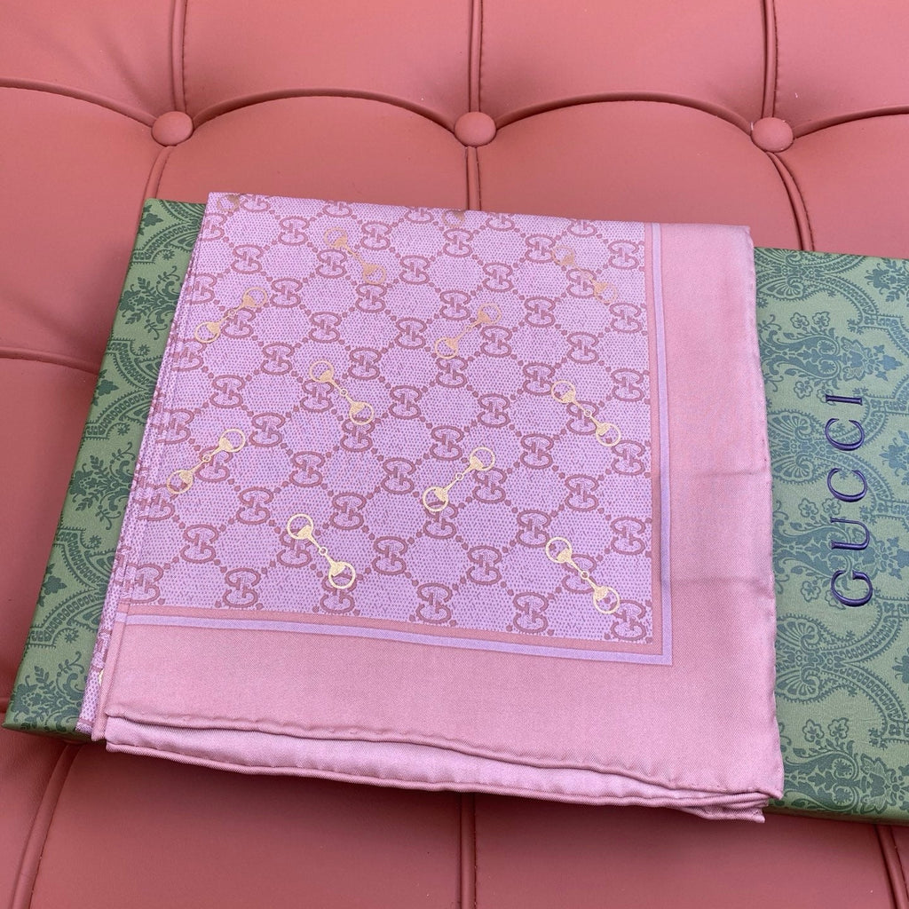 GUCCI 25S SCARF 90 IN SILK 718508