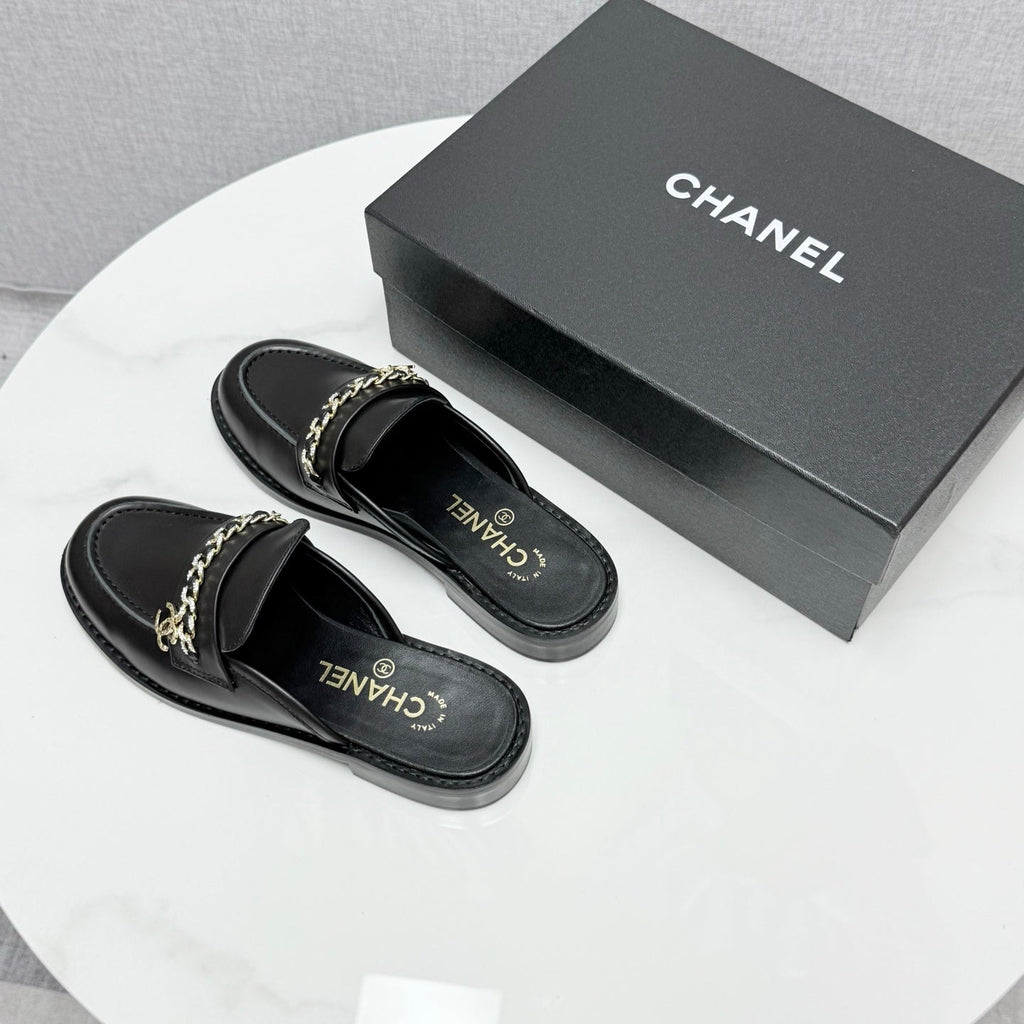 CC FLAT MULE 25S IN BLACK CALFSKIN STYLE 2