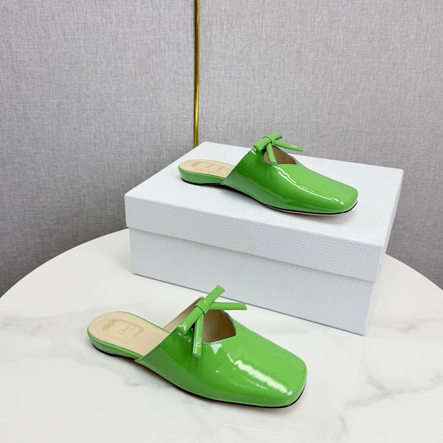 DIOR 26S PEARL-ACCENT BOW FLAT MULES IN FRESH GREEN GLOSSY CALFSKIN