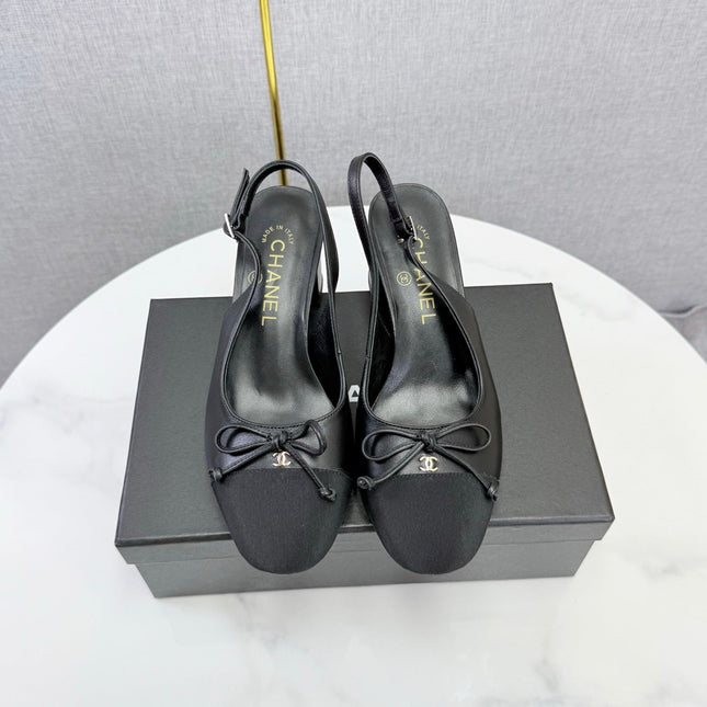 CHANEL 26S SLINGBACK HEELS 45 MM IN BLACK LAMBSKIN AND FABRIC