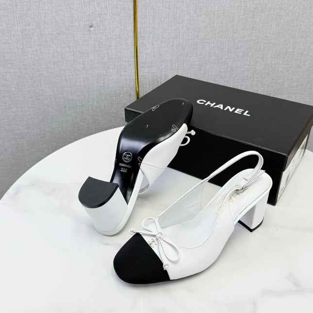 CHANEL 26S SLINGBACK HEELS 45 MM IN WHITE LAMBSKIN AND BLACK FABRIC