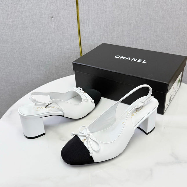 CHANEL 26S SLINGBACK HEELS 45 MM IN WHITE LAMBSKIN AND BLACK FABRIC