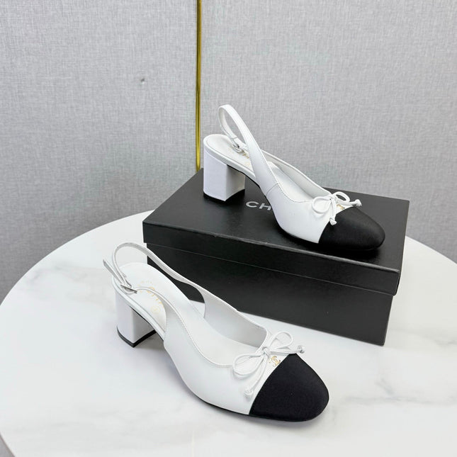 CHANEL 26S SLINGBACK HEELS 45 MM IN WHITE LAMBSKIN AND BLACK FABRIC