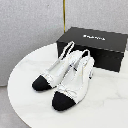 CHANEL 26S SLINGBACK HEELS 45 MM IN WHITE LAMBSKIN AND BLACK FABRIC