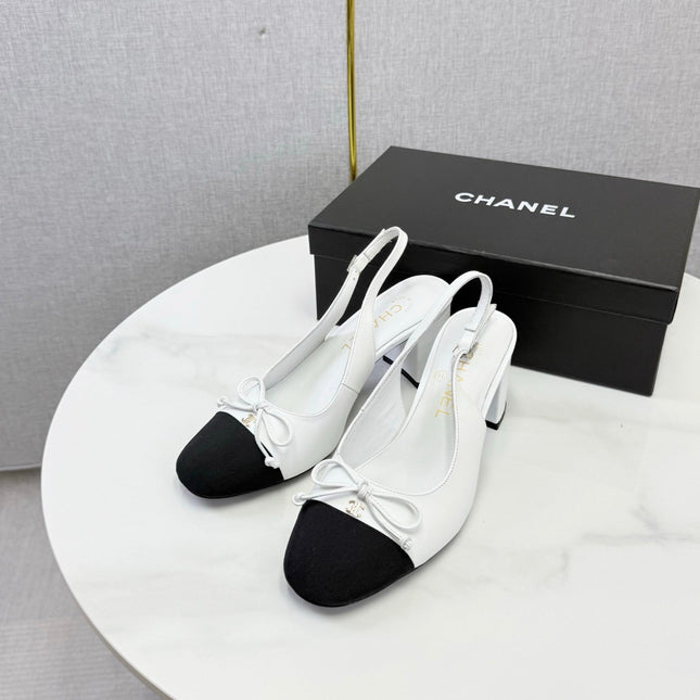 CHANEL 26S SLINGBACK HEELS 45 MM IN WHITE LAMBSKIN AND BLACK FABRIC