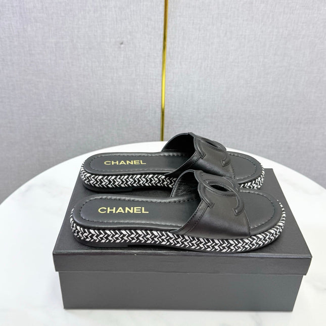 CHANEL 26S PLATFORM SLIDES IN BLACK LAMBSKIN WITH CC LOGO