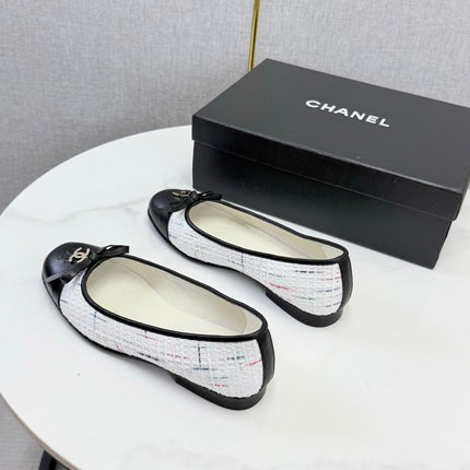 CHANEL 26S BALLET FLATS IN WHITE TWEED AND BLACK LAMBSKIN