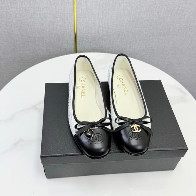 CHANEL 26S BALLET FLATS IN WHITE TWEED AND BLACK LAMBSKIN