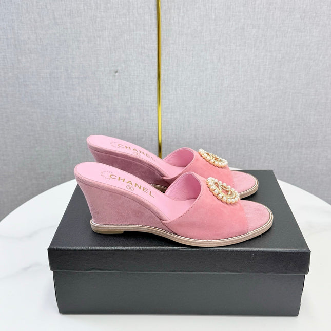 CHANEL 26S WEDGE HEELS IN PINK SUEDE WITH CC PEARL EMBELLISHED