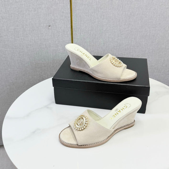 CHANEL 26S WEDGE HEELS IN LIGHT BEIGE SUEDE WITH CC PEARL EMBELLISHED