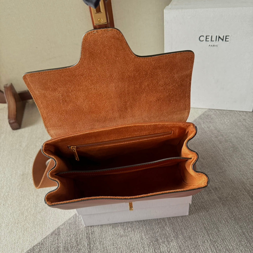 FLAP SHOULDER BAG 23 IN BRONZE BROWN LAMBSKIN GOLD HARDWARE