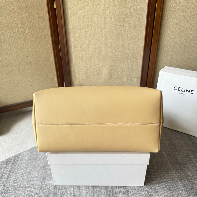 CELINE 26S DOCTOR'S POUCH HANDBAG 35 IN BEIGE CALFSKIN