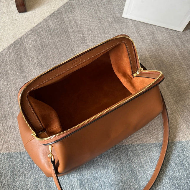 CELINE 26S DOCTOR'S POUCH HANDBAG 35 IN BROWN CALFSKIN