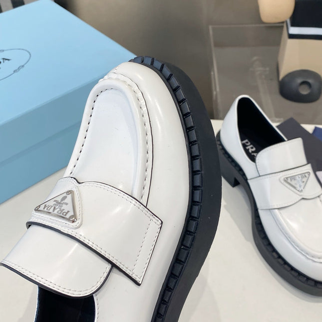 PRADA 26S LOAFERS IN WHITE CALFSKIN WITH LOGO