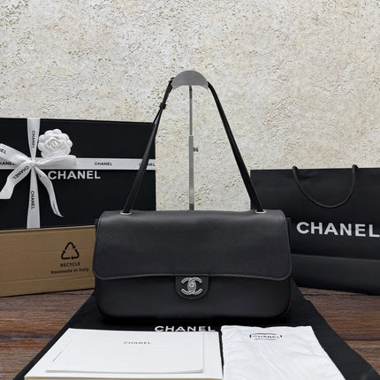 CHANEL 26S SHOULDER BAG 40 IN BLACK LAMBSKIN GRAINED