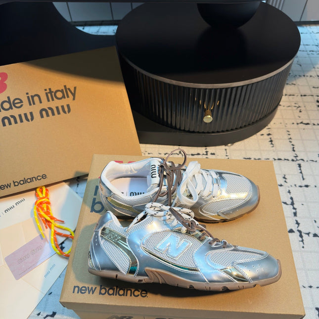 MIUMIU 26S RUNNING SNEAKERS IN SILVER CALFSKIN AND WHITE MESH RUBBER SOLE