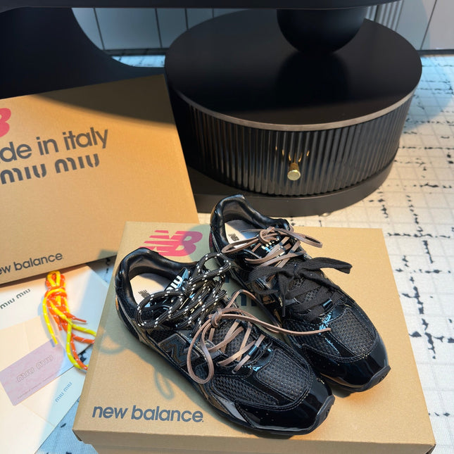 MIUMIU 26S RUNNING SNEAKERS IN BLACK CALFSKIN AND MESH RUBBER SOLE