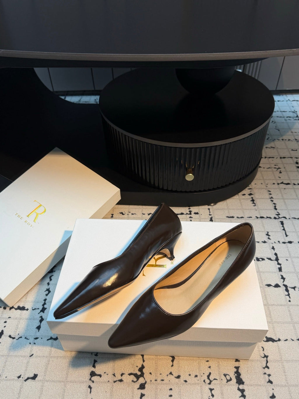 THE ROW 26S POINTED TOE HIGH HEELS 35MM IN DARK BROWN CALFSKIN