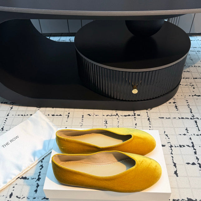 THE ROW 26S CLASSIC BALLET FLATS IN YELLOW VELVET