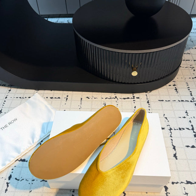 THE ROW 26S CLASSIC BALLET FLATS IN YELLOW VELVET