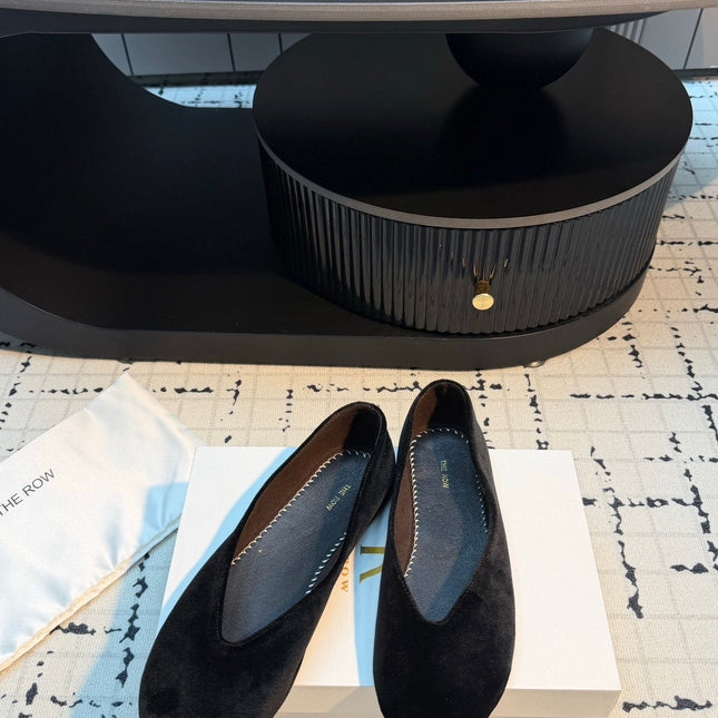 THE ROW 26S CLASSIC BALLET FLATS IN BLACK VELVET