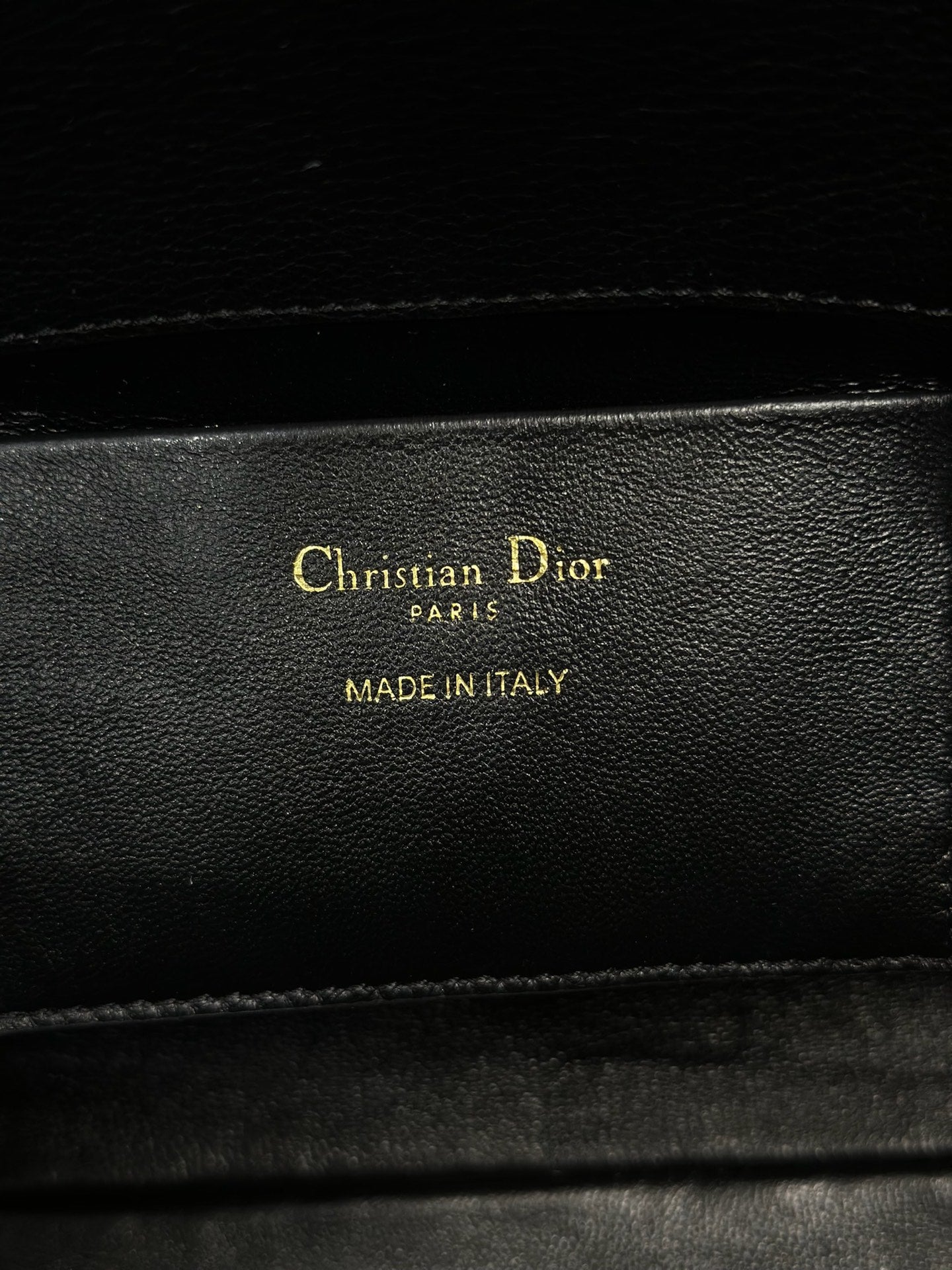 DIOR 26S TOUJOURS BAG 18 IN BLACK GRAINED CALFSKIN