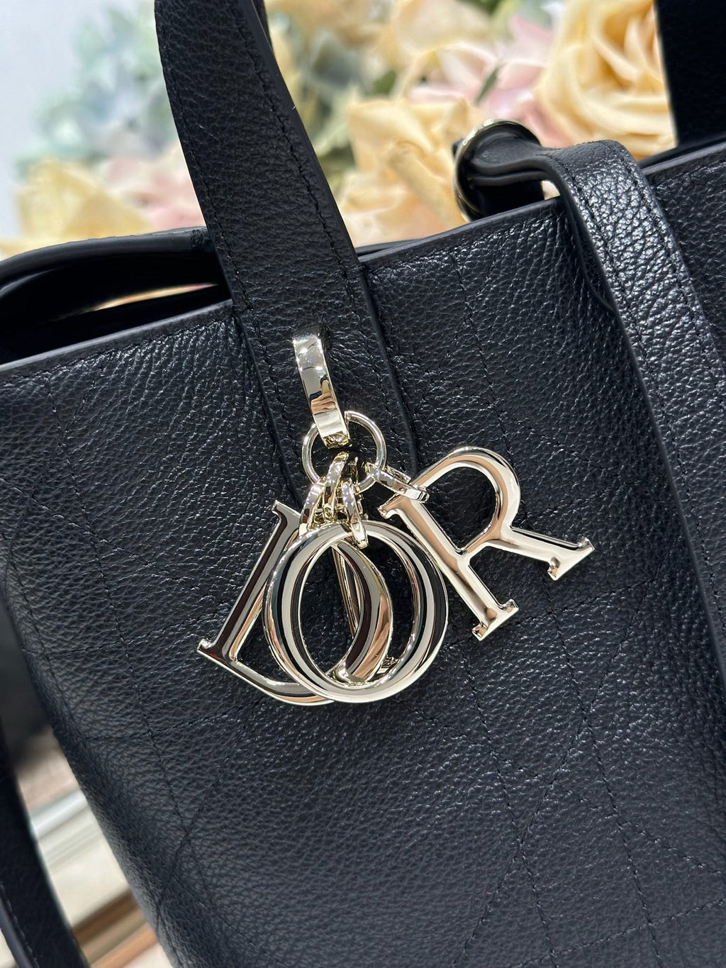 DIOR 26S TOUJOURS BAG 18 IN BLACK GRAINED CALFSKIN