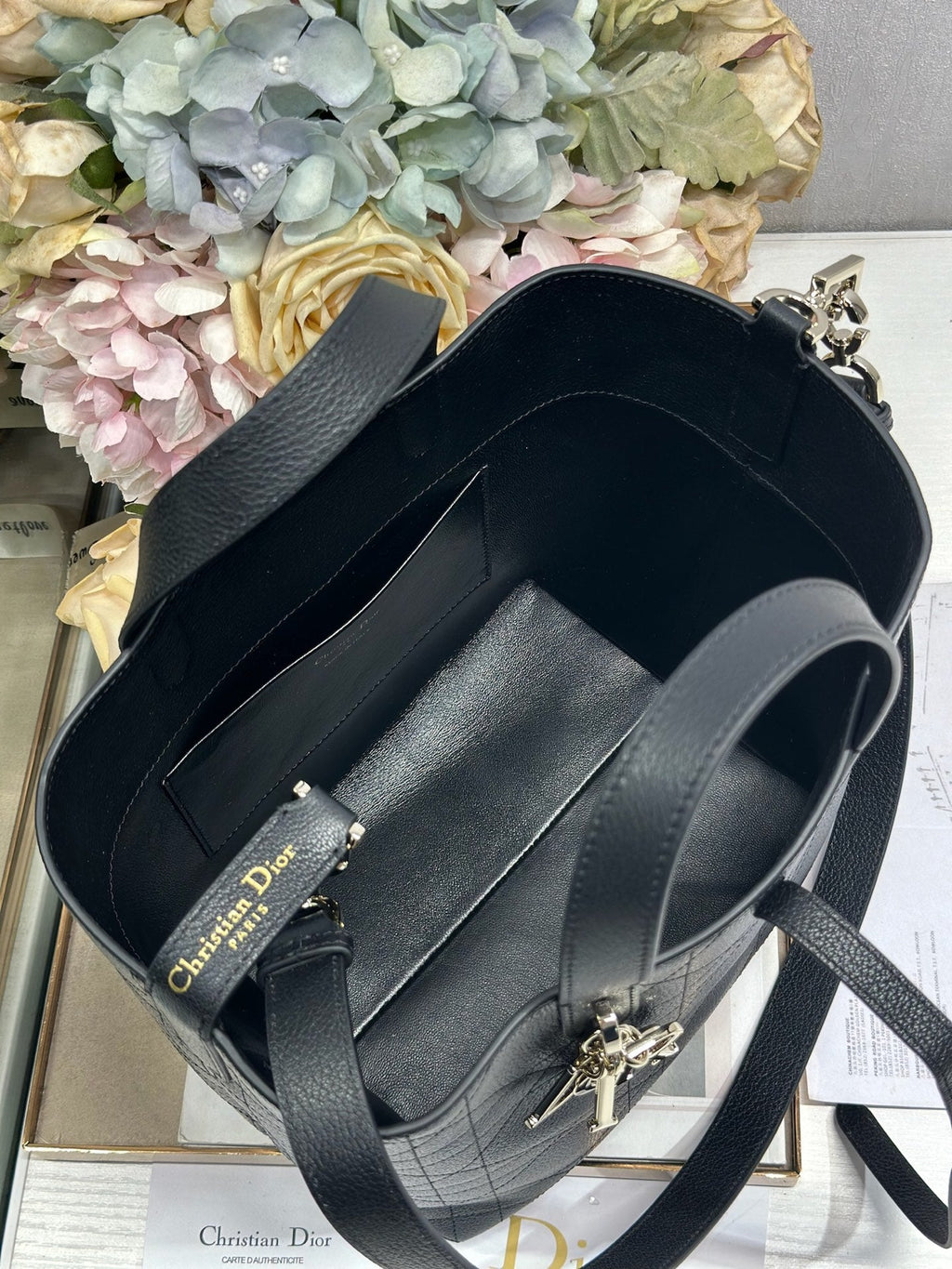 DIOR 26S TOUJOURS BAG 23 IN BLACK GRAINED CALFSKIN