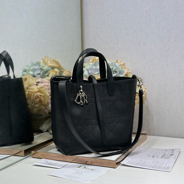 DIOR 26S TOUJOURS BAG 23 IN BLACK GRAINED CALFSKIN