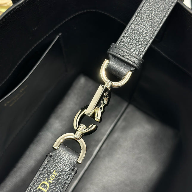 DIOR 26S TOUJOURS BAG 23 IN BLACK GRAINED CALFSKIN