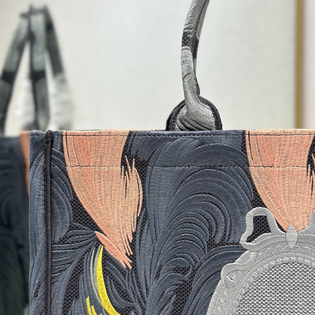 DIOR 26S LARGE BOOK TOTE 42 IN MULTICOLOR WOVEN FABRIC
