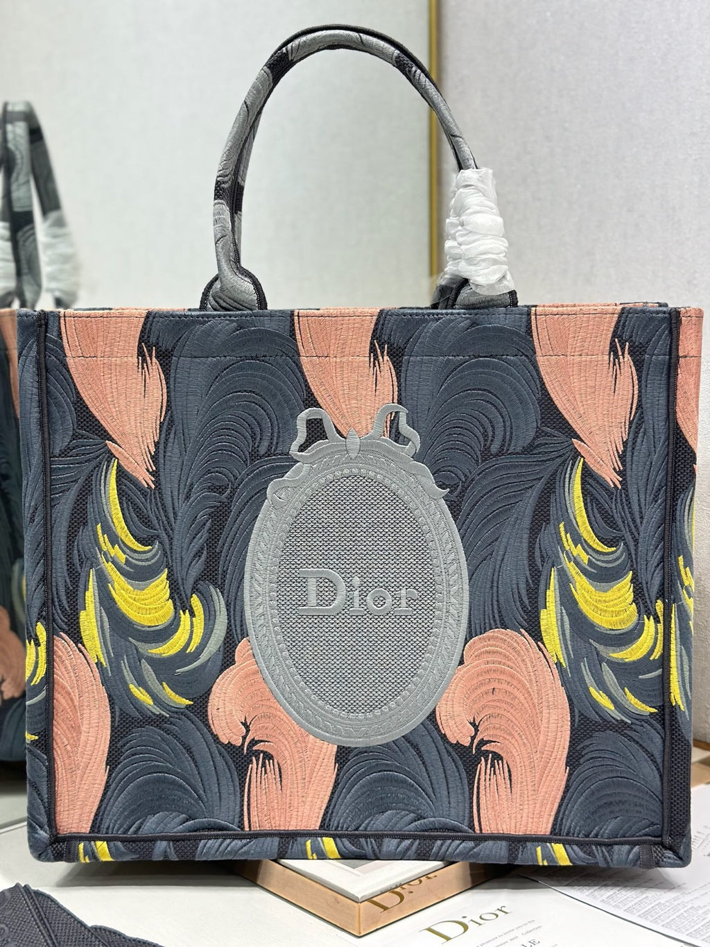 DIOR 26S LARGE BOOK TOTE 42 IN MULTICOLOR WOVEN FABRIC