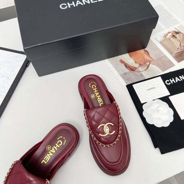 CHANEL 25S MULES WITH CHAIN DETAIL IN BURGUNDY CALFSKIN GOLD HARDWARE
