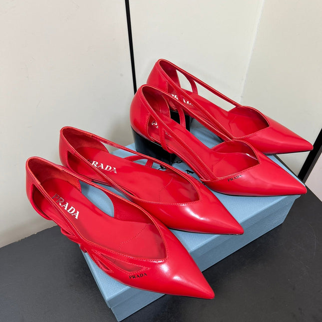 BRUSHED CUT-OUT BALLERINA FLAT IN RED CALFSKIN