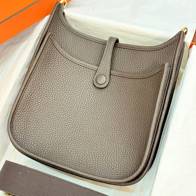 HM 26S EVELYNE BAG 23CM IN DARK BROWN GRAINED CALFSKIN
