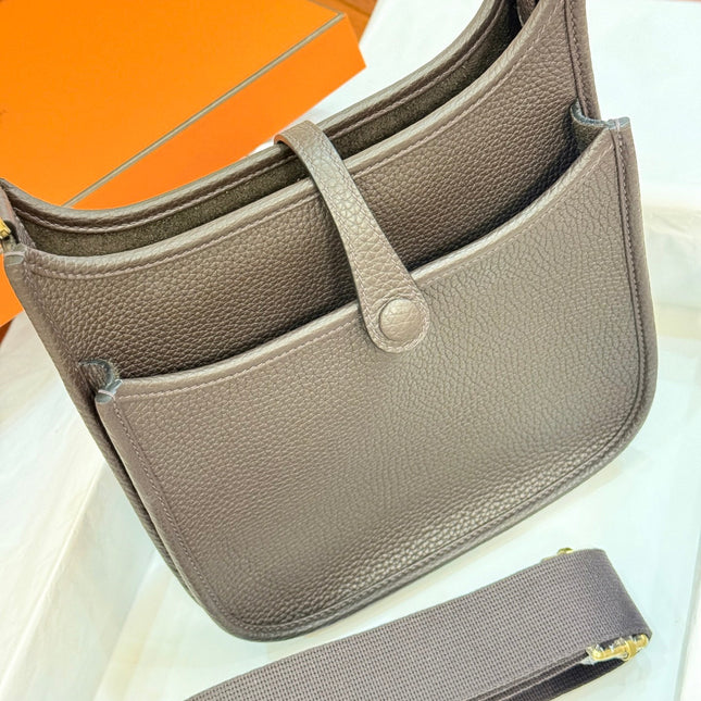 HM 26S EVELYNE BAG 23CM IN DARK BROWN GRAINED CALFSKIN