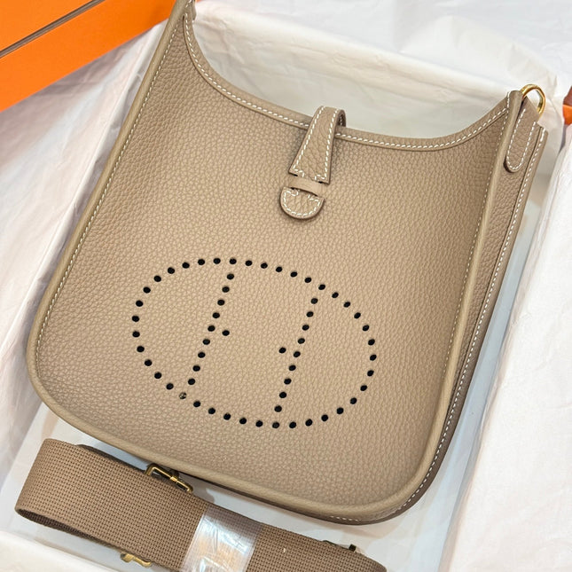 HM 26S EVELYNE BAG 23CM IN LIGHT BROWN GRAINED CALFSKIN