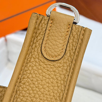 HM 26S EVELYNE BAG 23CM IN GOLDEN BROWN GRAINED CALFSKIN