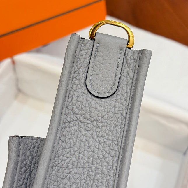 HM 26S EVELYNE BAG 23CM IN LIGHT GRAY GRAINED CALFSKIN