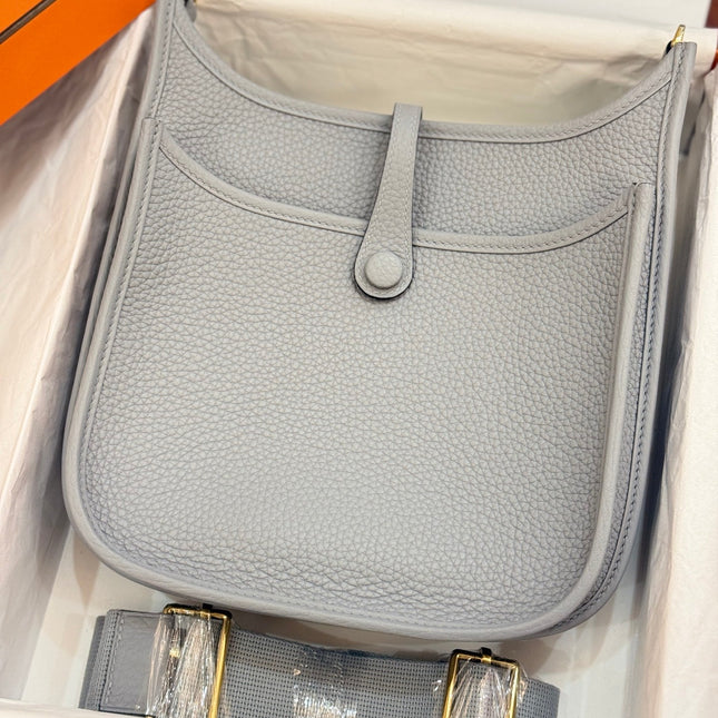 HM 26S EVELYNE BAG 23CM IN LIGHT GRAY GRAINED CALFSKIN