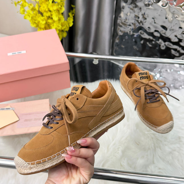 MIUMIU 26S SNEAKERS IN CARAMEL BROWN SUEDE