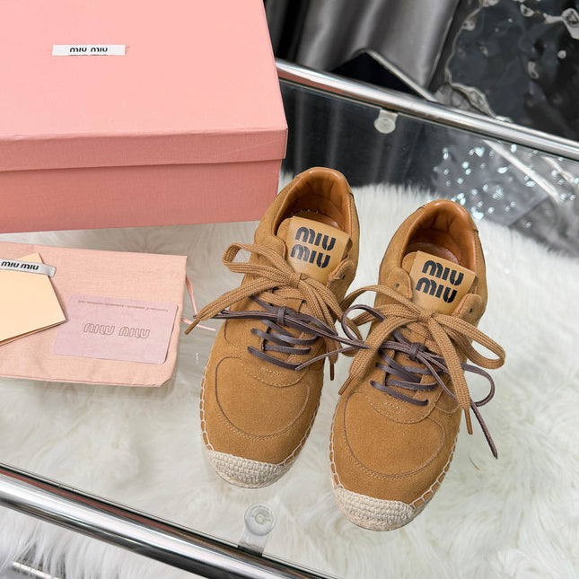 MIUMIU 26S SNEAKERS IN CARAMEL BROWN SUEDE